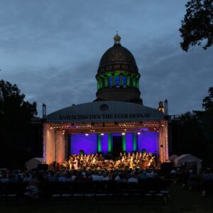 Open Air Konzert vom Anhaltischen Theater Dessau vor dem Mausoleum