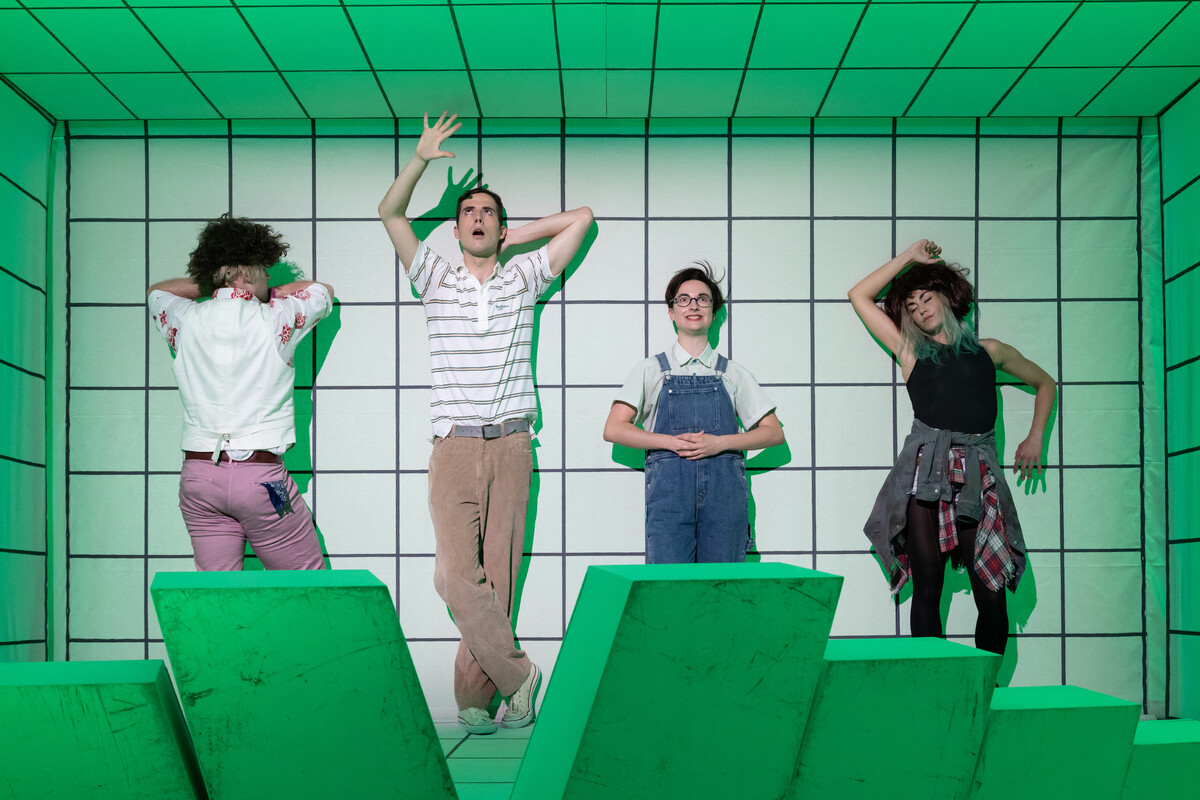 Szenenfoto aus Funken im Alten Theater Dessau, Foto Claudia Heysel