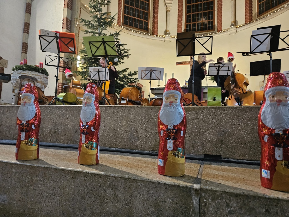 Bassgeigenweihnacht in der Petruskirche Dessau