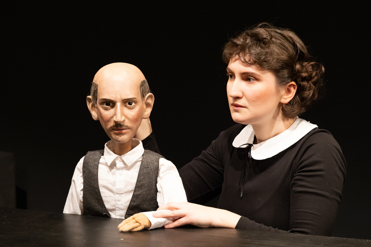 Szenenfoto aus Anne Frank im Alten Theater Dessau, Foto Claudia Heysel