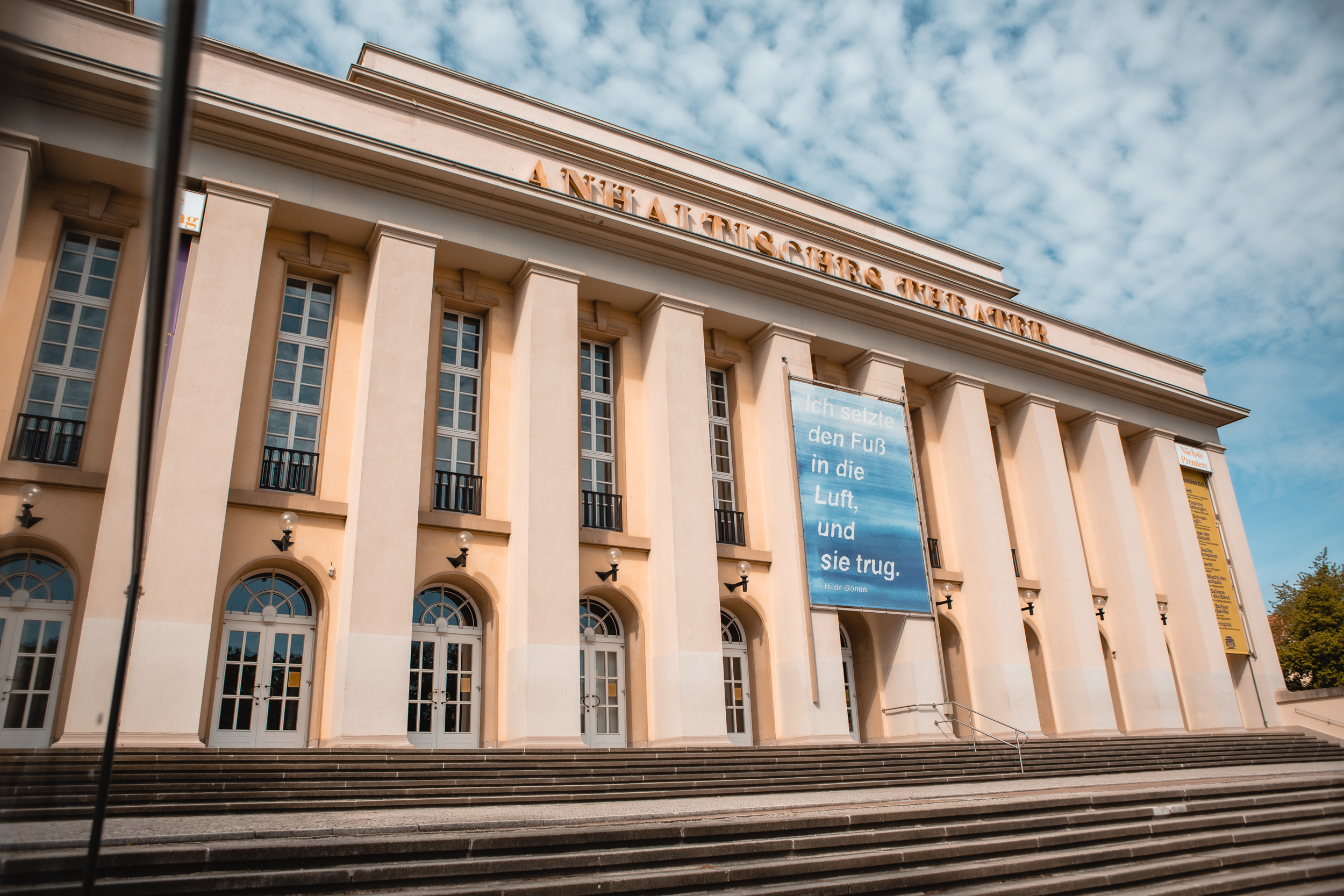 Anhaltisches Theater in Dessau Eingangsansicht