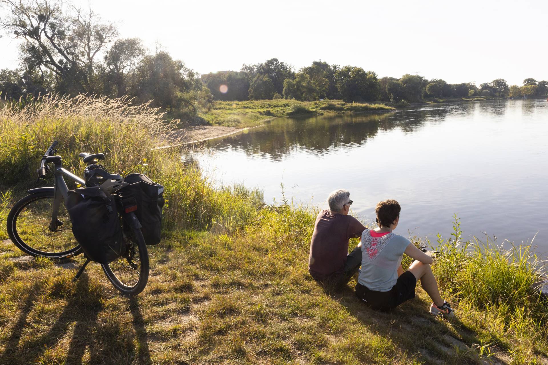Radfahren an der Elbe