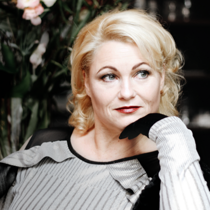 Die Sängerin Nicole Metzger