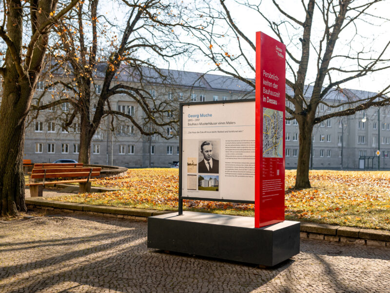 Ausstellung Freiraumgalerie in Dessauer Innnestadt zum Thema Bauhaus Jubiläum